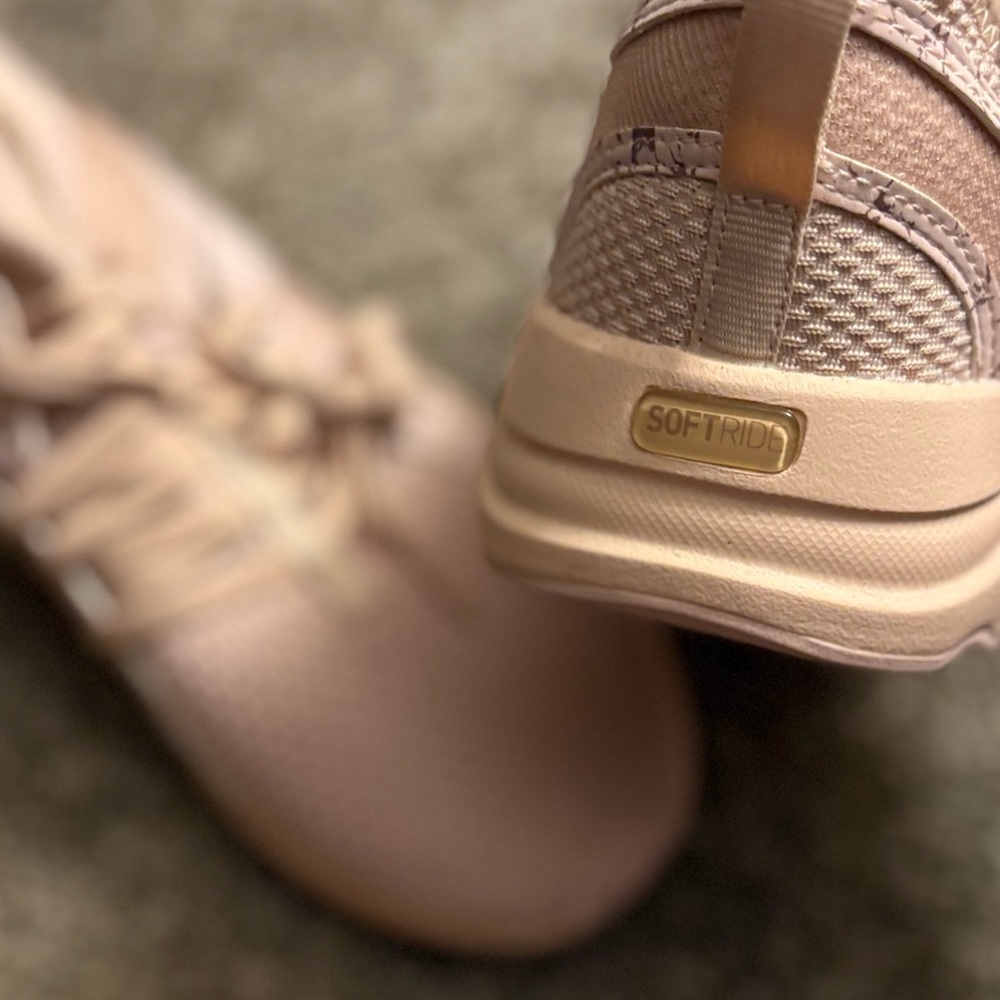 Puma Women's Blush Sneakers - Picture 6 of 9